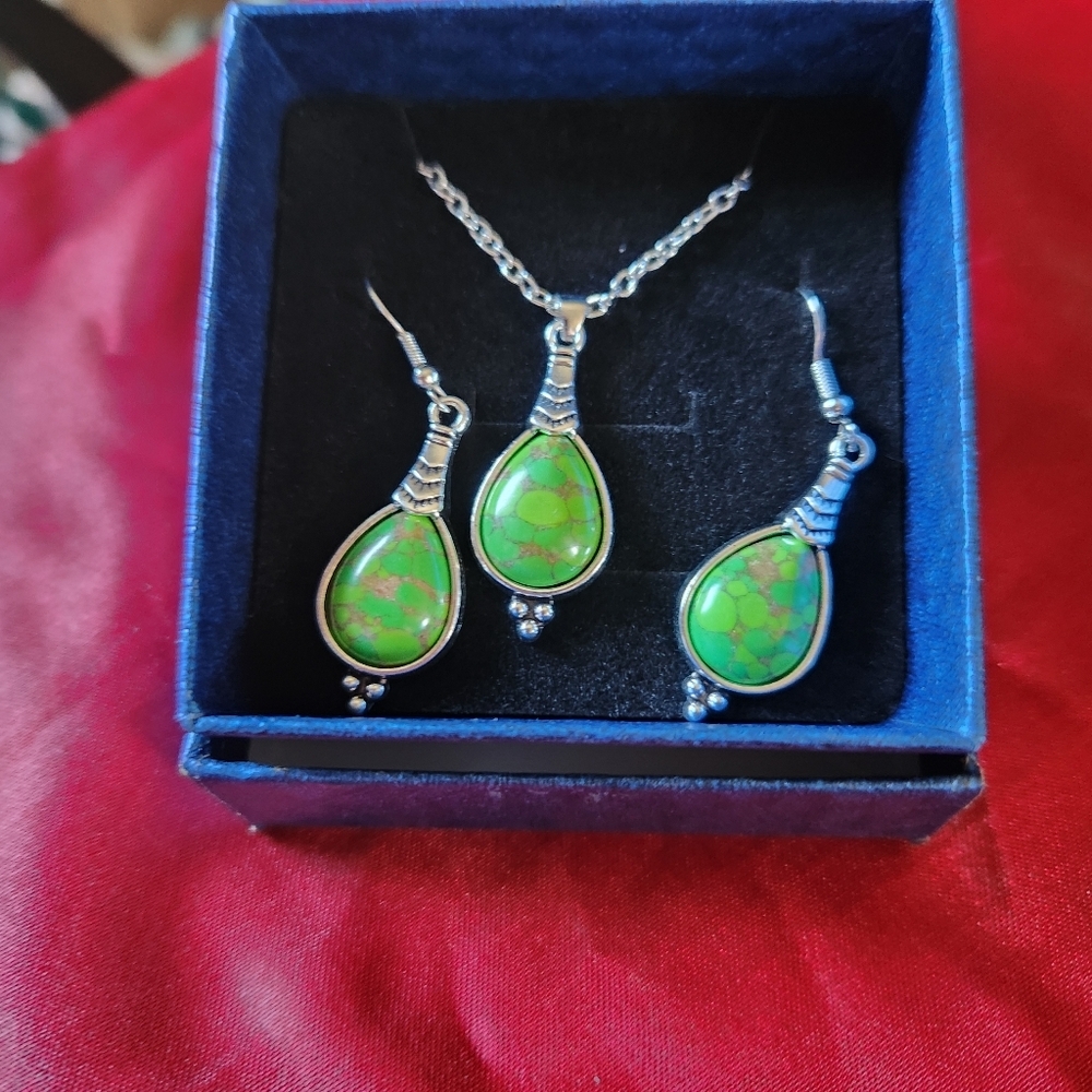 Pair Of Earrings & Necklace Set Inlaid Natural Stone Accent In Waterdrop Shape.